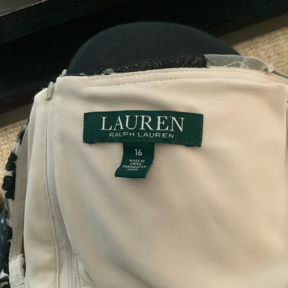 Ralph Lauren Black Floral Lace Over White - Picture 4 of 4